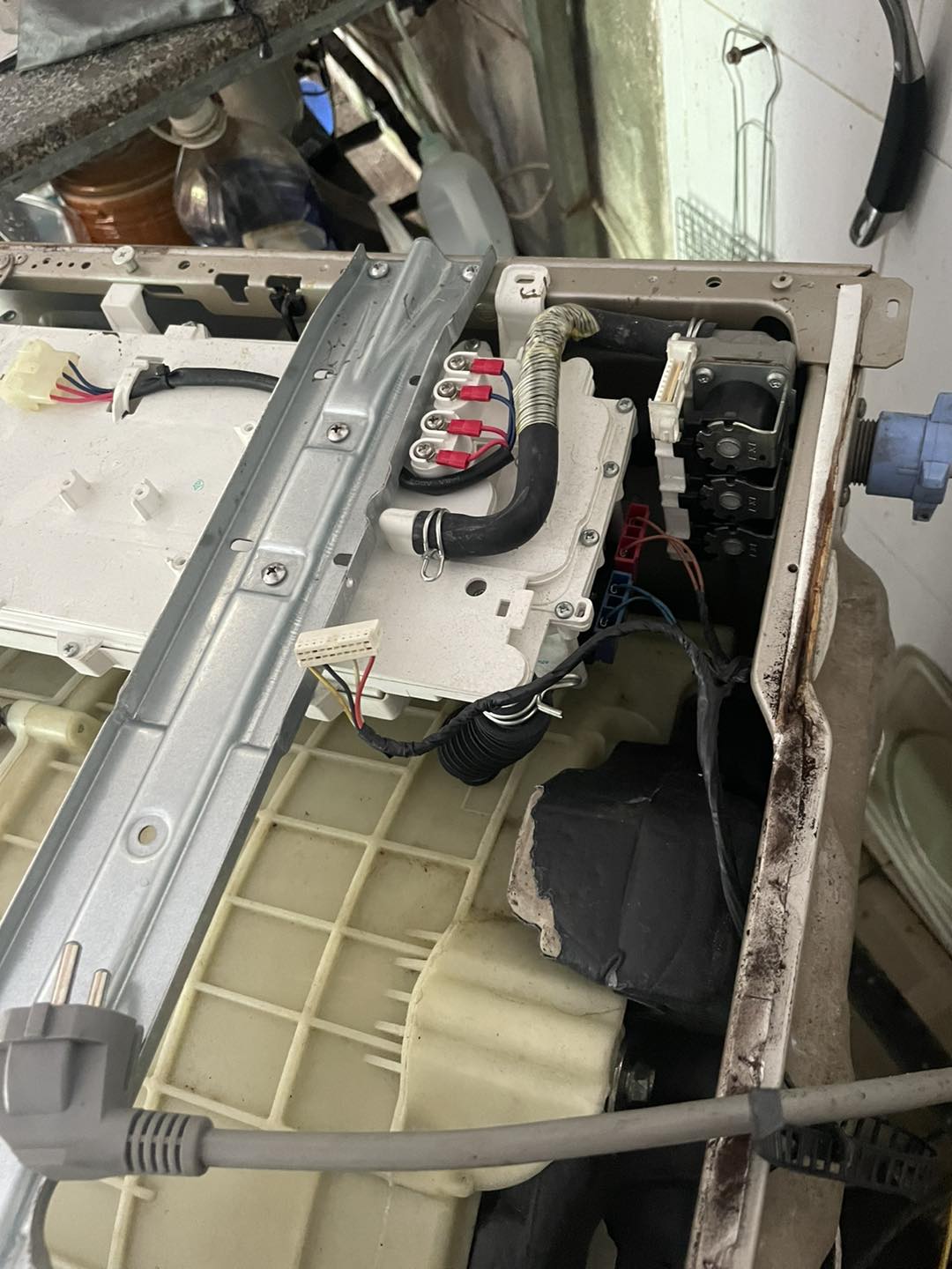 Sửa máy giặt tại nhà Hà Nội uy tín chuyên nghiệp